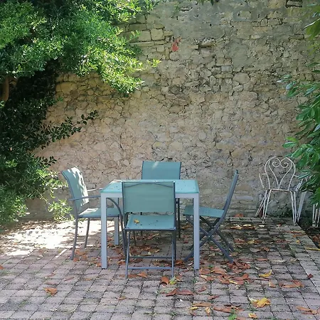 Campagne Plain Pied Centre Avec Terrasse Privative Et Jardin Amenage Commun Proche Des Plages Du Debarquement - Parking Gratuit A Proximite Bayeux