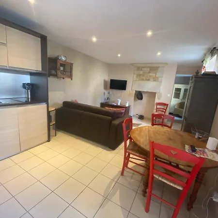 Campagne Plain Pied Centre Avec Terrasse Privative Et Jardin Amenage Commun Proche Des Plages Du Debarquement - Parking Gratuit A Proximite