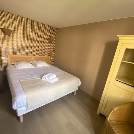 Appartement Campagne Plain Pied Centre Avec Terrasse Privative Et Jardin Amenage Commun Proche Des Plages Du Debarquement - Parking Gratuit A Proximite Bayeux